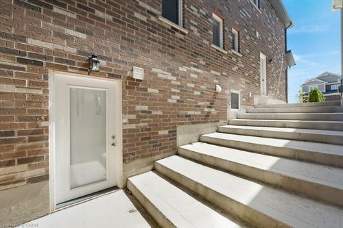 basement-160 Freure Dr, Cambridge, ON, N1S0B4 | Card Image