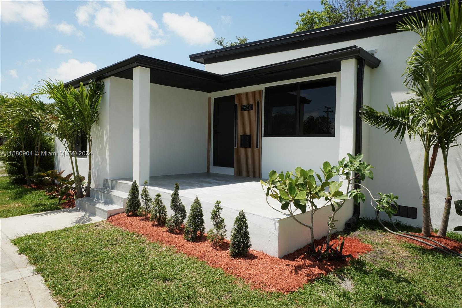 160th St, North Miami Beach, FL 33162