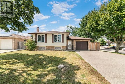 102 Quaker Crescent, Hamilton (Quinndale), ON, L8W1H7 | Card Image