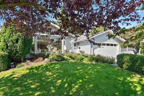 3998 Cedar Hill Rd, Victoria, BC, V8N3C1 | Card Image