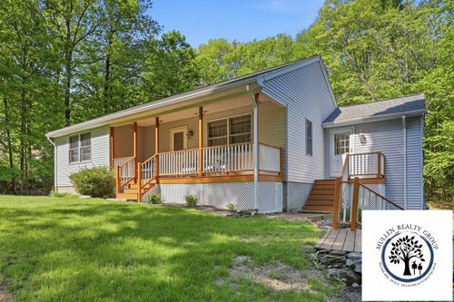 83 Hampstead Road, Sandown, NH, 03873 | Card Image