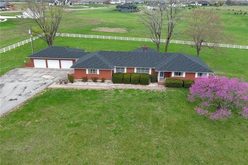 24800 Milton Thompson Rd, Lee's Summit, MO, 64086-9338 | Card Image