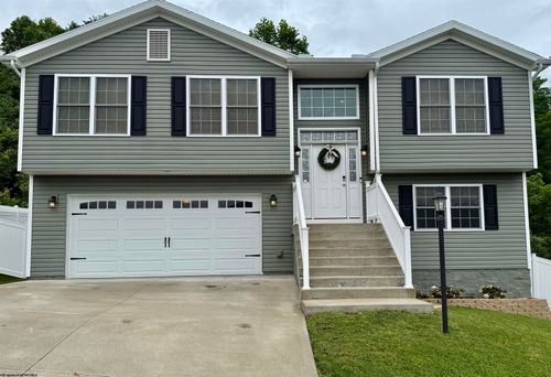 249 Woodbury Dr, Fairmont, WV, 26554-2248 | Card Image