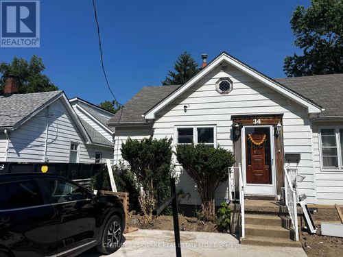 34 Clarence St, Brampton, ON, L6W1S3 | Card Image
