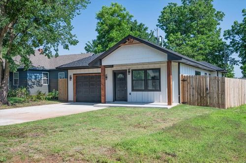 1435 Ne 27th St, Oklahoma City, OK, 73111-3066 | Card Image