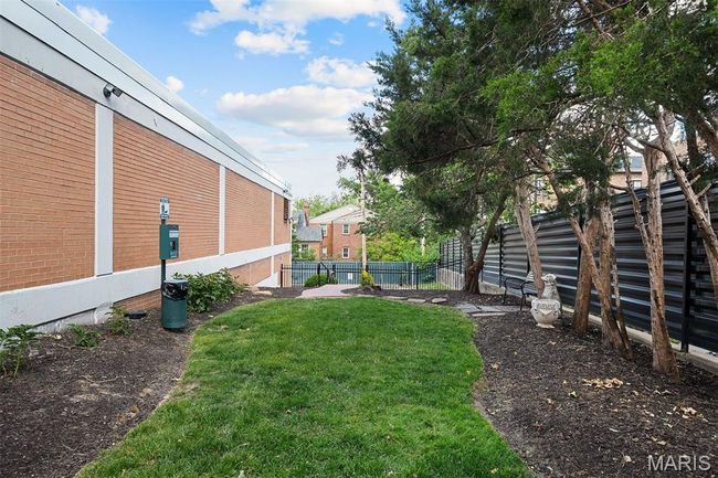 APT-10B - 900 S Hanley Rd, Condo with 2 bedrooms, 2 bathrooms and 1 parking in Clayton MO | Image 18