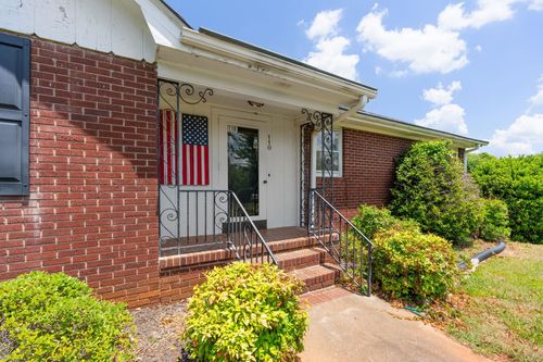 110 W Main St, duncan, SC, 29334-9367 | Card Image