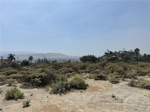 8385 Indian Knolls Cir, Jurupa Valley, CA, 92509-5152 | Card Image