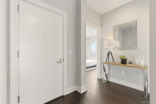 unit-300-10 Shore Rd, Glenwood Landing, NY, 11547-3086 | Card Image