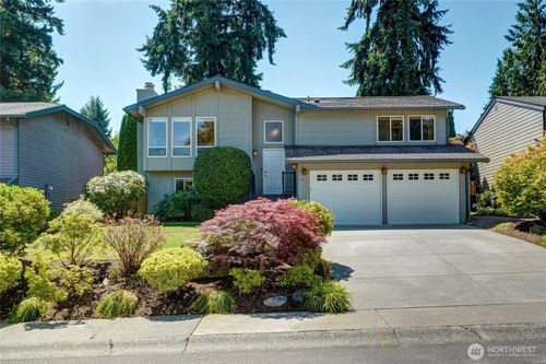8515 Ne 143rd St, Kirkland, WA, 98034-5067 | Card Image