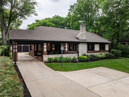 1702 Stokes Ln, Nashville, TN, 37215-1514 | Card Image