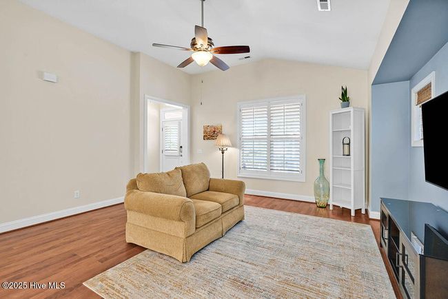 110 Island Palms Dr, House other with 3 bedrooms, 2 bathrooms and 1 parking in Carolina Beach NC | Image 5