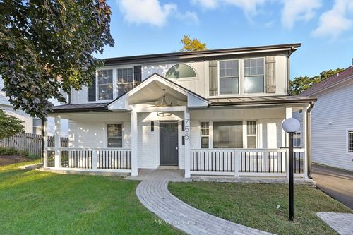 755 Division St, BARRINGTON, IL, 60010-4518 | Card Image