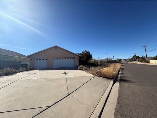 2410 Airfield Ave, Kingman, AZ, 86401-4256 | Card Image