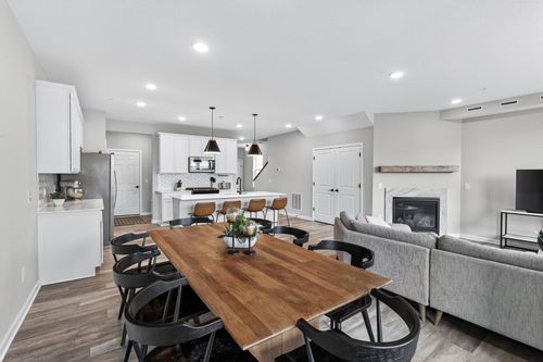 17986 Giants Way, Lakeville, MN, 55044-5202 | Card Image