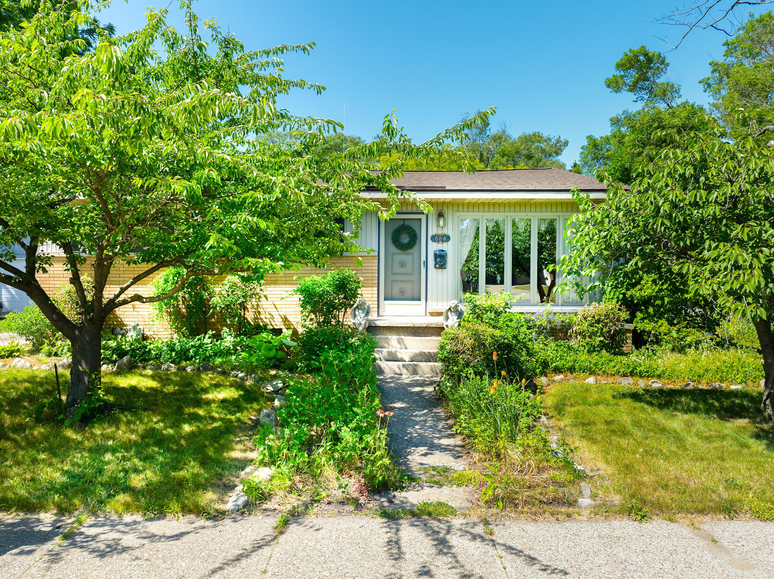 Summit Ave, Muskegon, MI 49441
