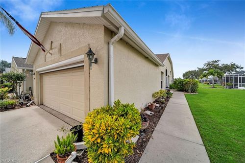 8-5500 Whitten Dr, NAPLES, FL, 34104-5302 | Card Image
