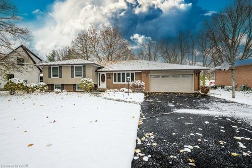 66 Water St, Ayr, ON, N0B1E0 | Card Image