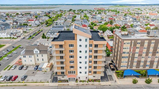 APT-204 - 661 W Broadway, Condo with 3 bedrooms, 2 bathrooms and null parking in Long Beach NY | Image 35