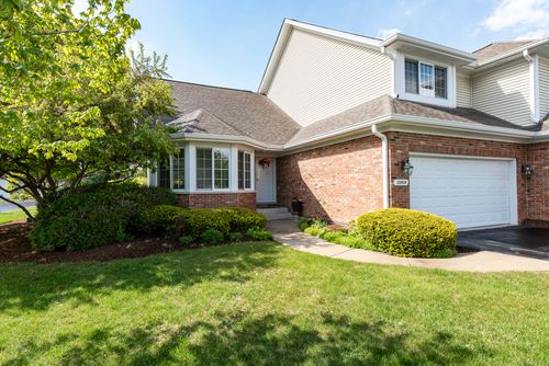 32958 N Stone Manor Dr, Grayslake, IL, 60030-3058 | Card Image
