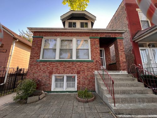 3656 S Seeley Street, Chicago, IL, 60608 | Card Image
