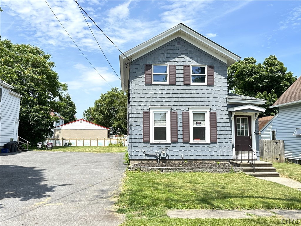 Ellis St, East Syracuse, NY 13057