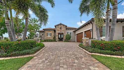 15805 Castle Park Ter, LAKEWOOD RANCH, FL, 34202-5717 | Card Image