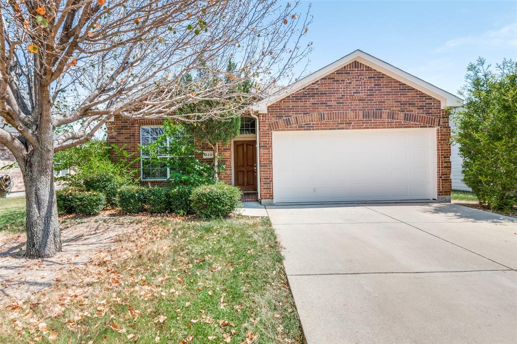 Florian Ln, Fort Worth, TX 76108