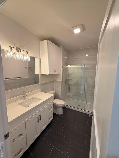 402-122 Greenwich Ave, Goshen, NY, 10924-2012 | Card Image