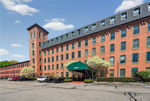 apt-409-300 Front St, Pawtucket, RI, 02860-1052 | Card Image
