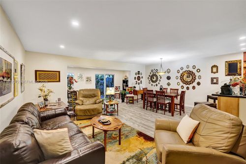5c-3302 Farragut St, Hollywood, FL, 33021-3118 | Card Image