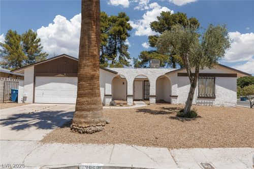 3958 Oakhill Ave, Las Vegas, NV, 89121-6236 | Card Image
