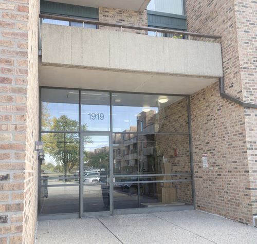 302-1919 Prairie Sq, Schaumburg, IL, 60173-4138 | Card Image