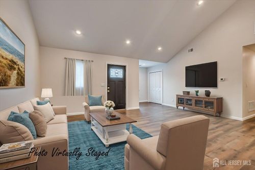 83 Sagamore Ave, Edison, NJ, 08820 | Card Image