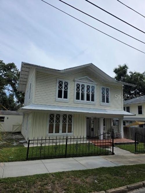 321 E Orange St, TARPON SPRINGS, FL, 34689-4350 | Card Image