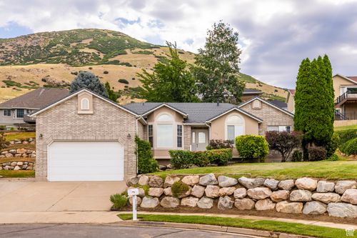 1158 Heather Cir, Farmington, UT, 84025-4305 | Card Image