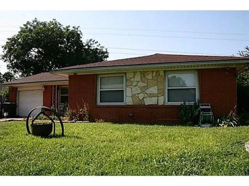 438 W Phillips Ct, Grand Prairie, TX, 75051-3136 | Card Image