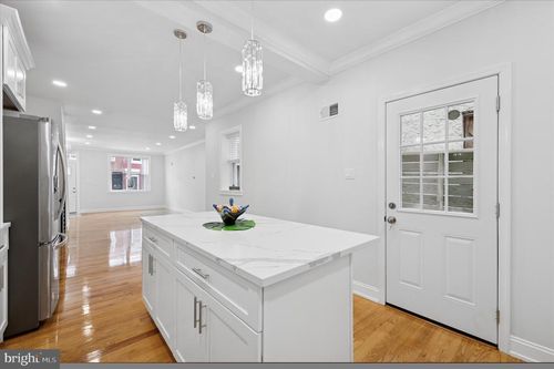 2011 Morris St, PHILADELPHIA, PA, 19145-1424 | Card Image