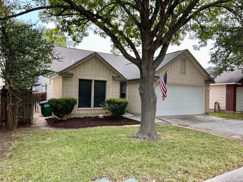 13607 Bridgeview, San Antonio, TX, 78247-3527 | Card Image