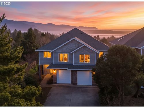 4803 Holly Heights Ave, Tillamook, OR, 97141-8386 | Card Image