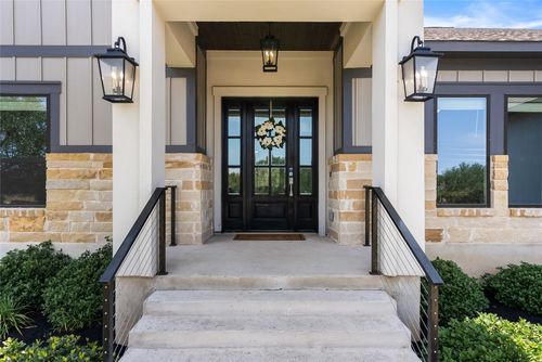 204 Love Creek Ct, Spicewood, TX, 78669-2286 | Card Image