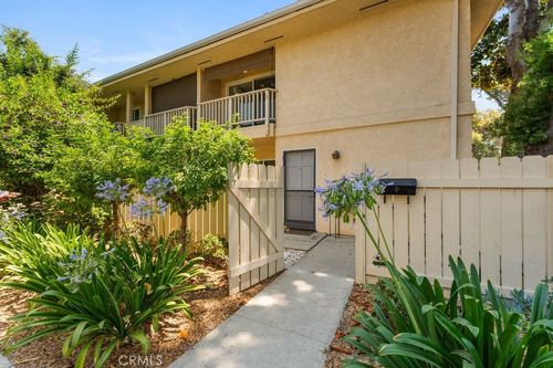 unit-1-18411 Strathern St, Reseda, CA, 91335-1376 | Card Image