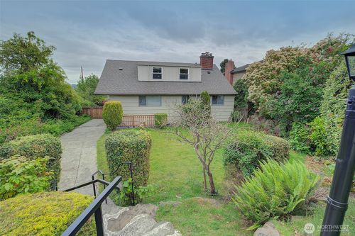 4045 29th Ave W, Seattle, WA, 98199-1743 | Card Image