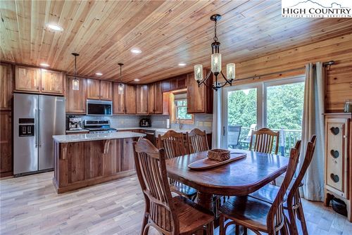 1210 Staghorn Rd, Purlear, NC, 28665-8895 | Card Image