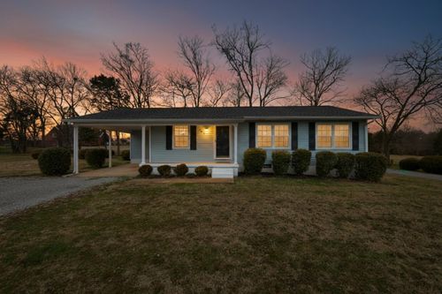 105 Kingwood Ave, Shelbyville, TN, 37160-2409 | Card Image