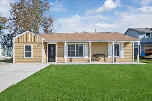 1900 Oregon St, Baytown, TX, 77520-6432 | Card Image