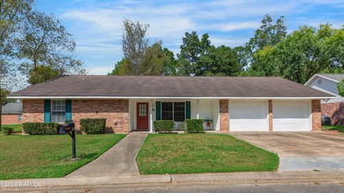 915 Hashim Dr, Opelousas, LA, 70570-6924 | Card Image