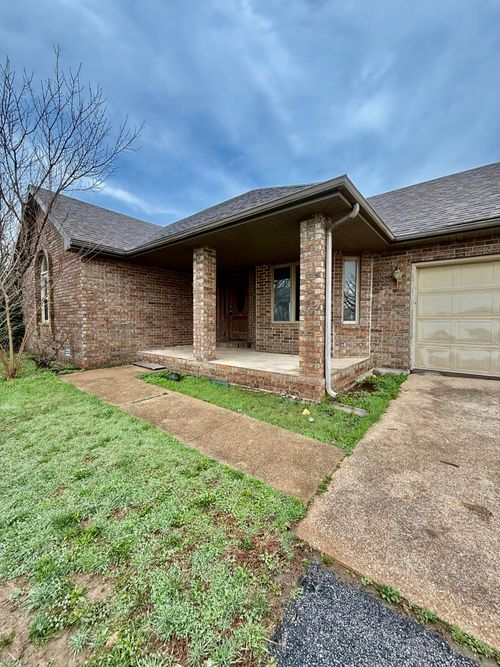 74 Foxtail Dr, Fordland, MO, 65652-9262 | Card Image