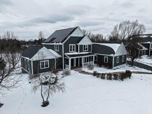 11945 N Sandhill Circle, Mequon, WI, 53092 | Card Image