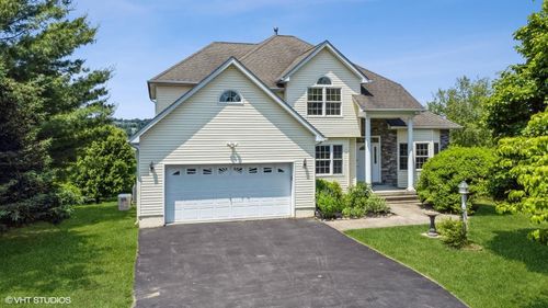 195 Old Castle Point Rd, Wappingers Falls, NY, 12590-7063 | Card Image